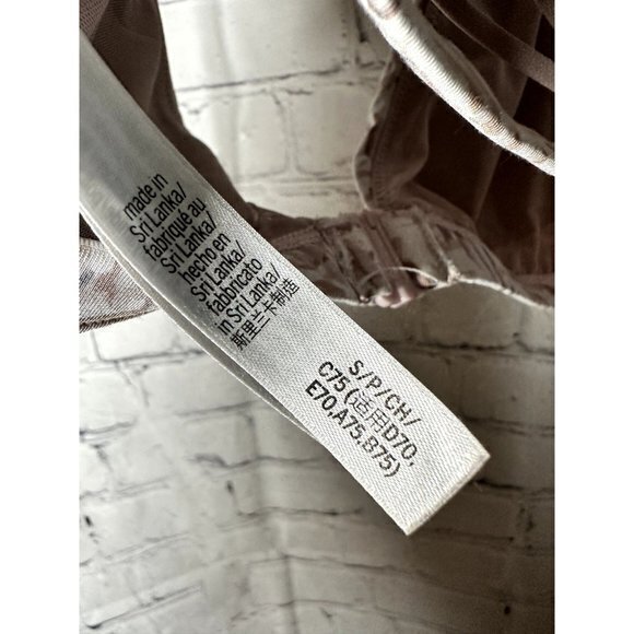 VICTORIA SPORT LADIES PADDED FRONT CLOSE SPORTS BRA (S) EUC G-159 - Picture 5 of 5